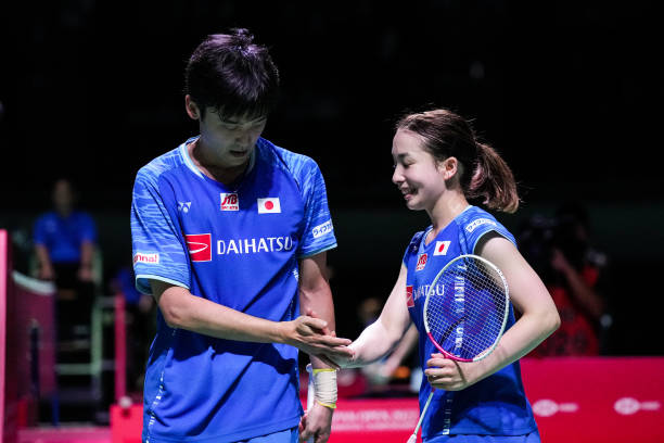 羽毛球發球技巧大全:高遠球、短球、平快球圖解教學