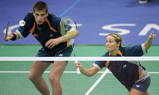 鋼印“RQ”羽毛球拍的保養與維護技巧