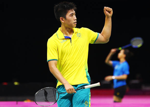 羽毛球打法百科全書:配套視頻演示+分步驟動作圖解