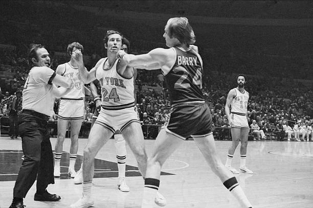 籃球位置對比:大前鋒和小前鋒誰更關鍵?