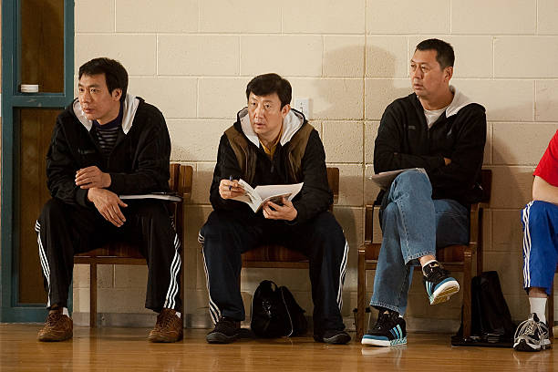 投籃姿勢的要點:圖文詳解如何保持平衡與發力