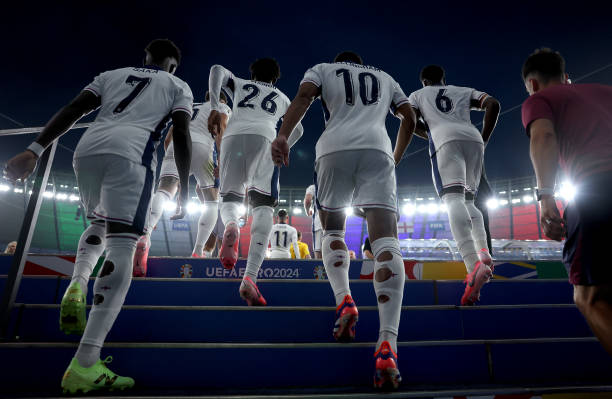 玩FIFA21必看：C羅在遊戲中的球隊及能力值分析