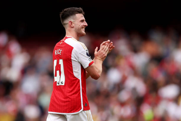 職業球員示範：標準球門球開球動作分解