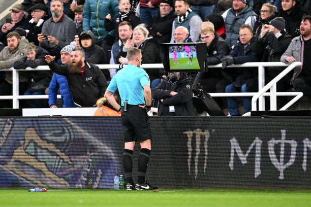 主辦方與港府合作賽事遭投訴,梅西上場時間成焦點