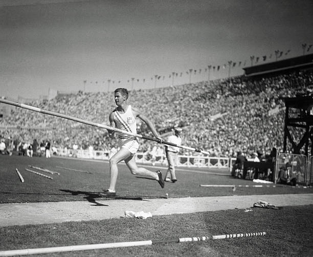 如何通過係統訓練快速達到助跑跳遠二級運動員標準