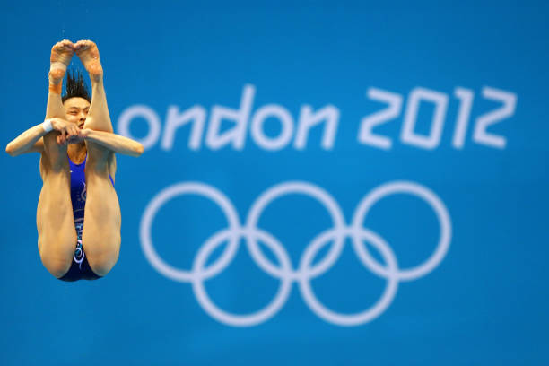 伏明霞婚後生活首度曝光:與丈夫梁錦鬆的甜蜜日常