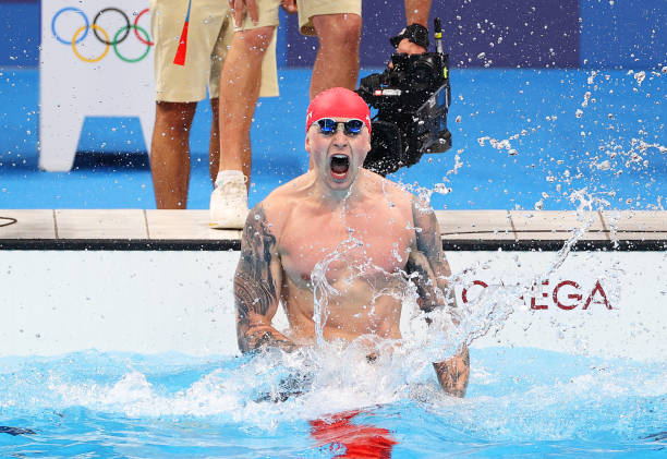 不同泳姿1000米遊泳及格時間對比