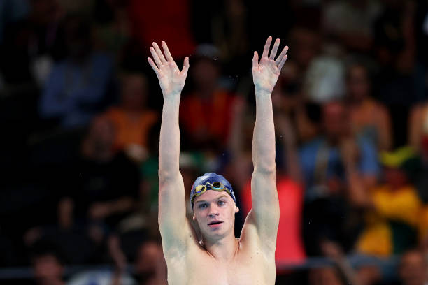 遊泳池梯子尺寸標準：如何選擇適合的梯子尺寸