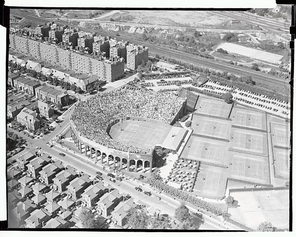 不隻是為了好看：網球球童跪姿背後的實用考量