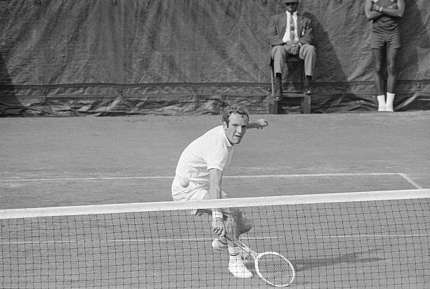 網球場尺寸解析:單打與雙打場地的麵積差異