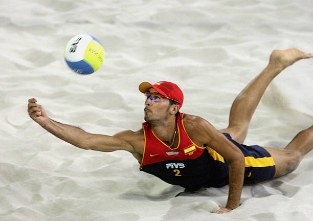 九人製排球比賽視頻:戰術布置與實戰應用