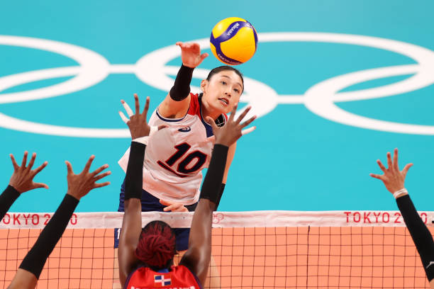 室內排球場尺寸與室外排球場有何不同？