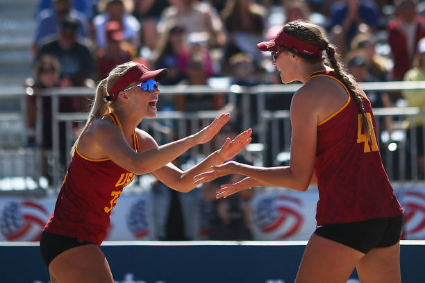 排球墊球發力技巧:如何用身體帶動手臂完成穩定擊球