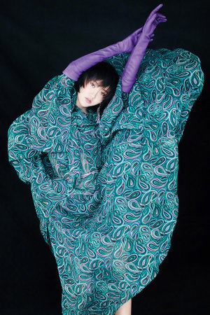 小荷初试云雨欢的出处和背景故事