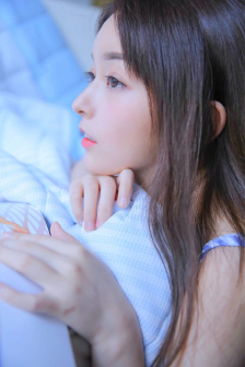 两领导在车上吃我的奶