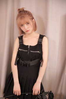 甘雨被旅行者挤扔的图片大全