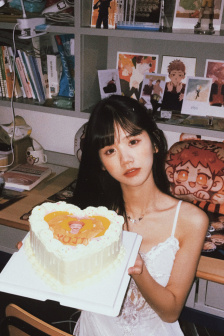 偷偷解开女同桌内裤动态图