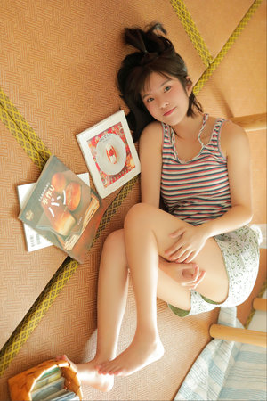 三个人在家做AJ